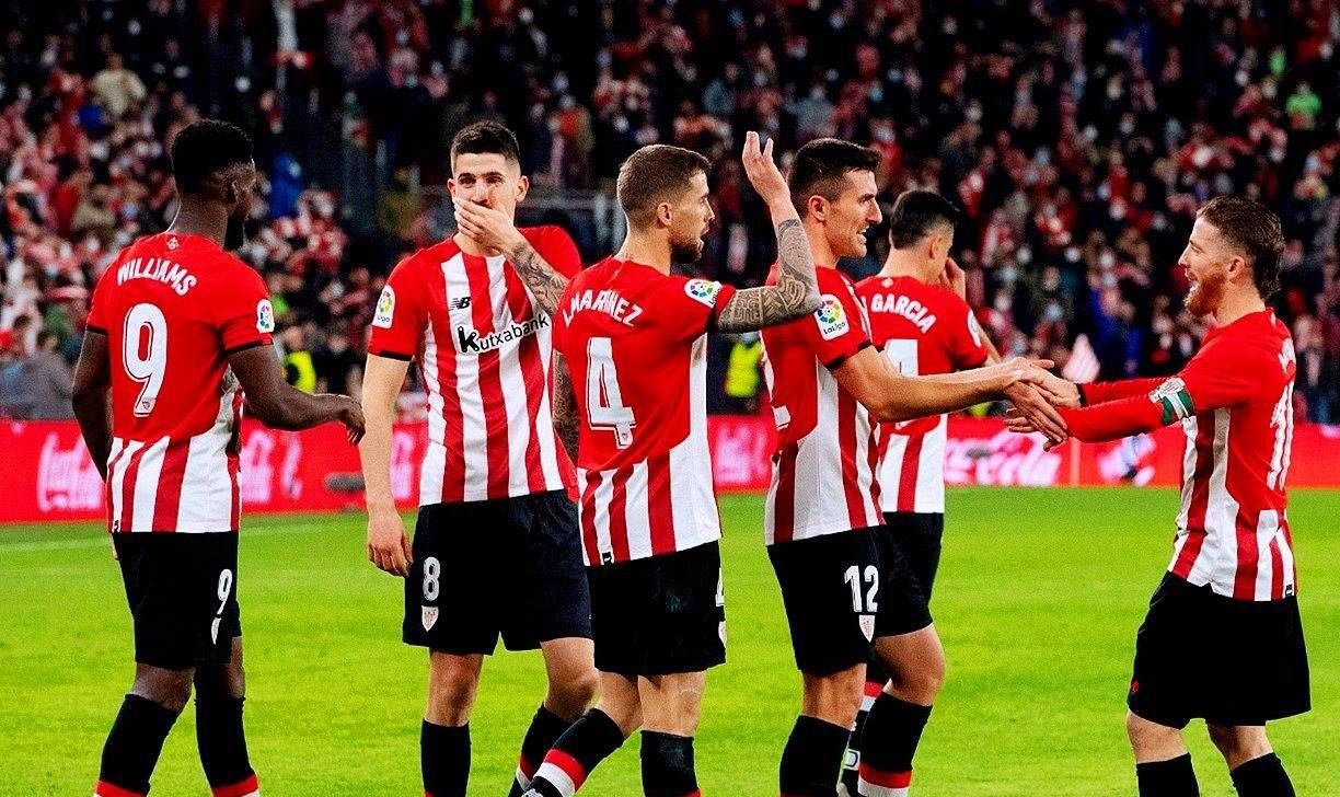 包含菲尼克斯太阳训练开放日，今晚官宣签约引欢呼，意大利杯在即，球队文化再被提及的词条